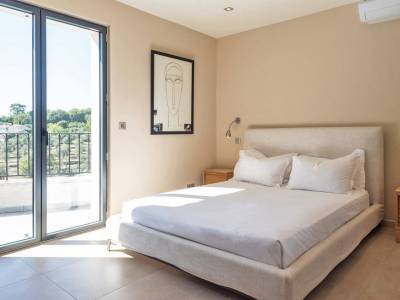 25-Valbonne-Luxury-Rental-Villa-bedroom-VA1016
