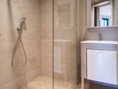 34-Valbonne-Luxury-Rental-Villa-bathroom-VA1016