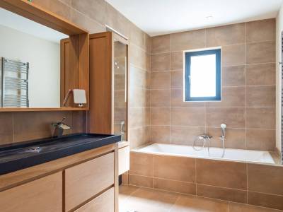 37-Valbonne-Luxury-Rental-Villa-bathroom-VA1016