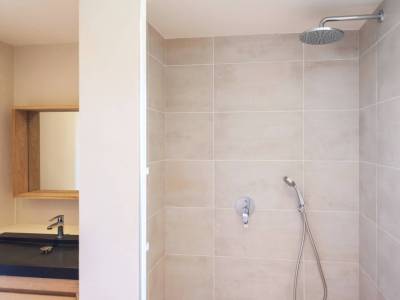 40-Valbonne-Luxury-Rental-Villa-bathroom-VA1016