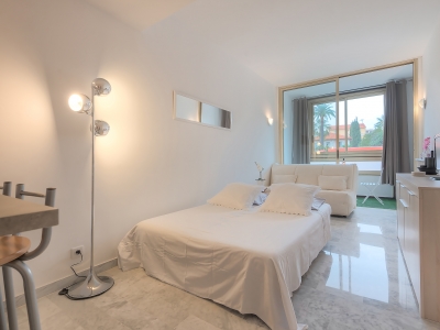 Studio-in-the-heart-of-Cannes-cozystay-république-3