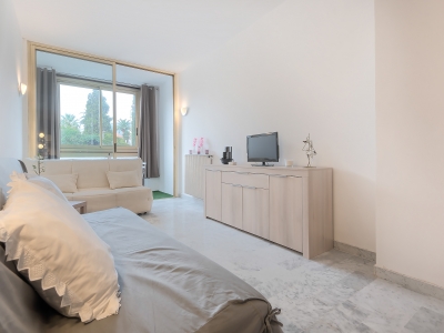 Studio-in-the-heart-of-Cannes-cozystay-république-6
